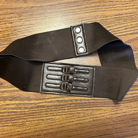 Signature brown dress with asymmetrical hem, quarter length sleeves, size 12 - Picture 8 of 9